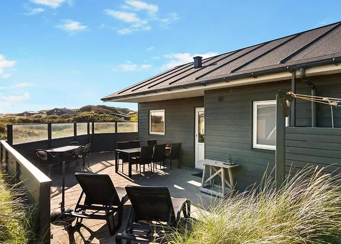 Charming Retreat - By Traum *