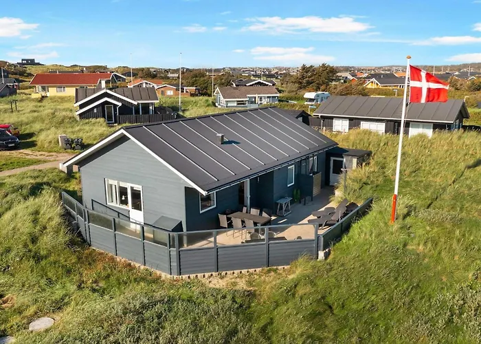 Charming Retreat - By Traum Дом отдыха