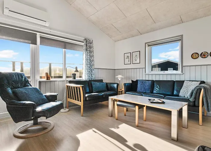 Charming Retreat - By Traum *